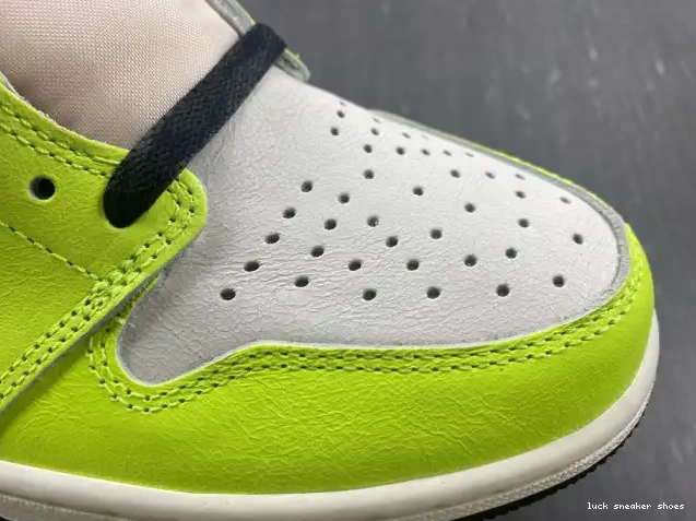 Rep LUCY Jordan Air 1 High OG 555088-702 Volt 0526